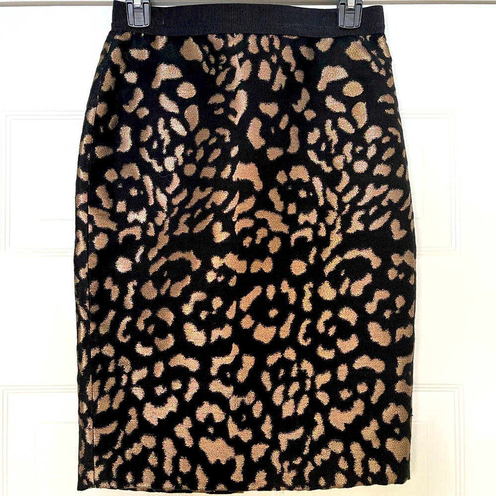 Ann Taylor A-line skirt, size 0, black and gold